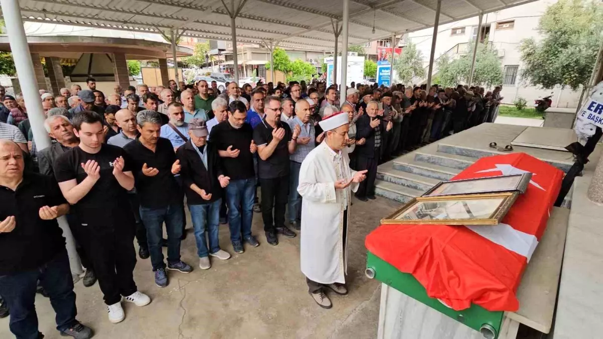 Aydın\'ın eski belediye başkanı Nazmi Köprülü son yolculuğuna uğurlandı