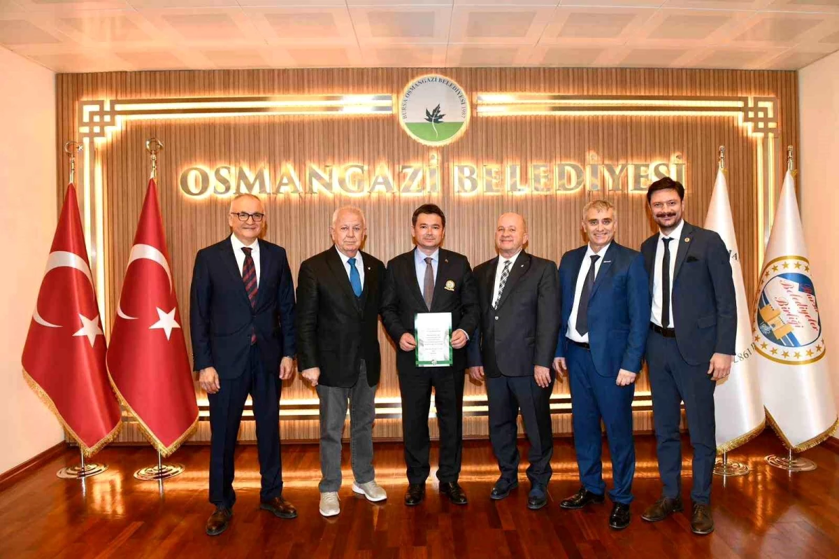 Bursaspor Divan Kurulu Başkanı ve Yönetimi Belediye Başkanlarını Ziyaret Etti