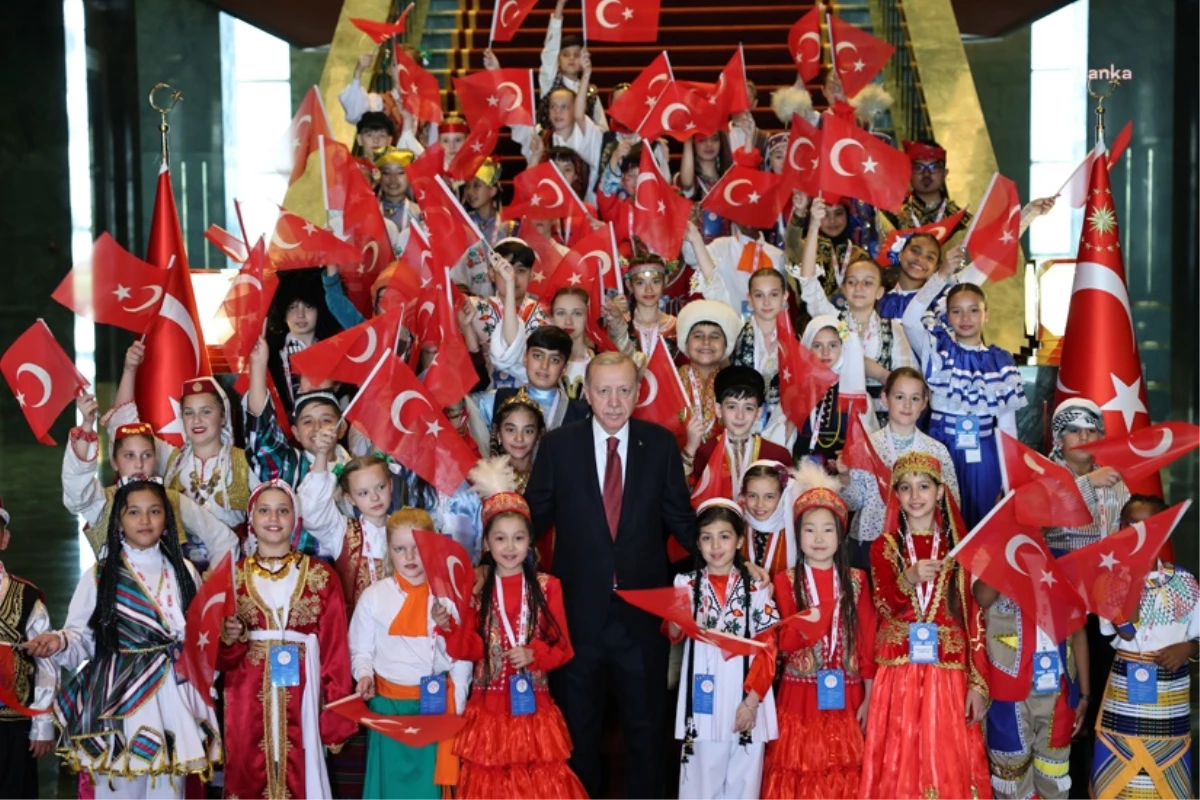 Cumhurbaşkanı Erdoğan, 23 Nisan\'da çocuklarla bir araya geldi