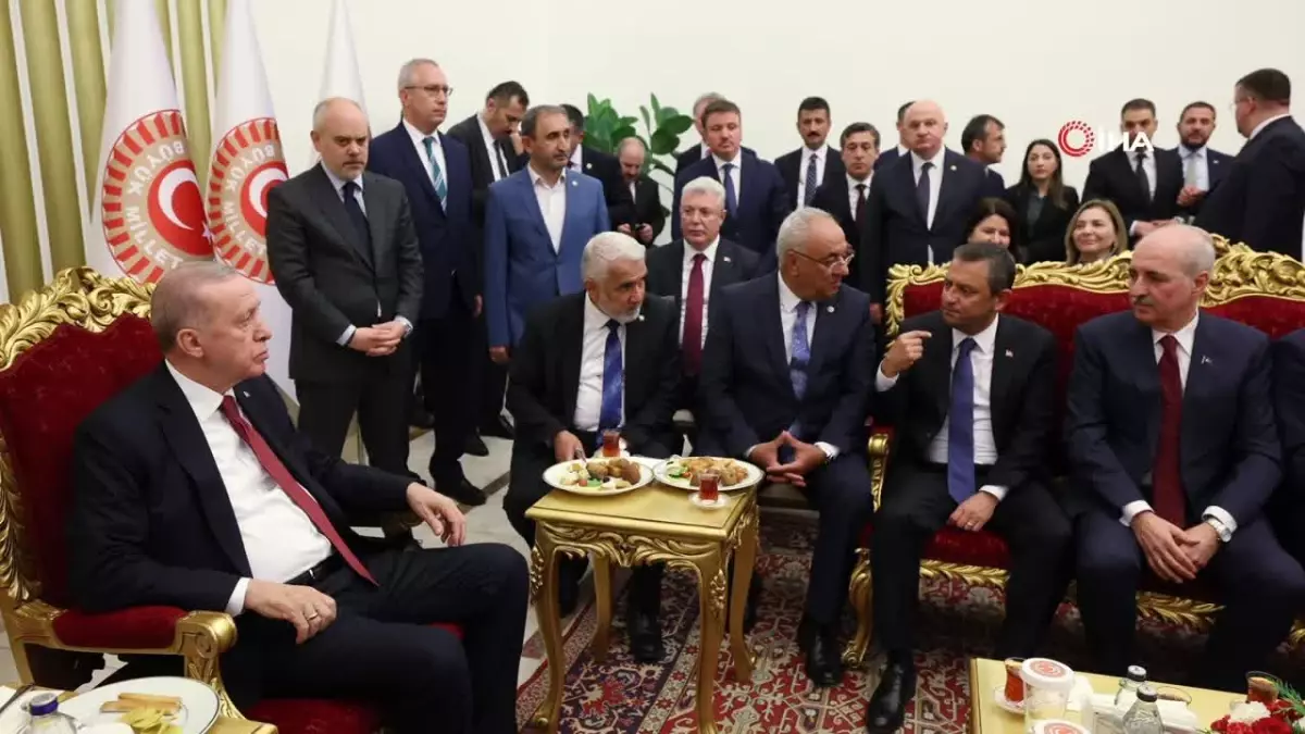 Cumhurbaşkanı Erdoğan, Özgür Özel ile görüşme talebini kabul etti