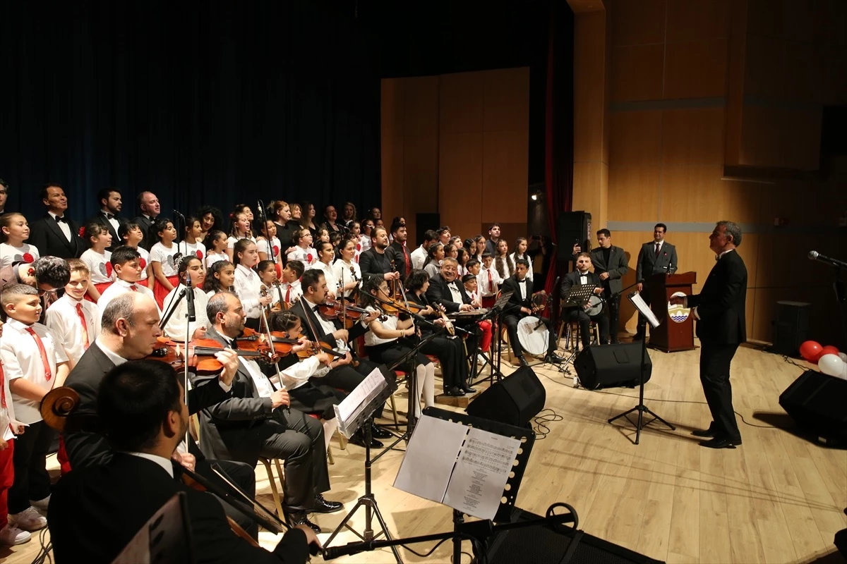 Edirne Müzik Akademisi ve Rumeli Müzikleri Topluluğu Aynı Sahneyi Paylaştı