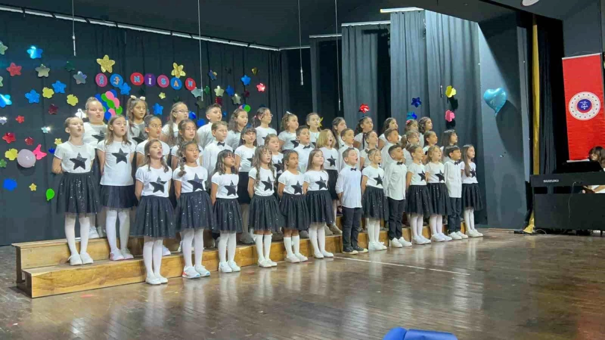 İskenderun\'da 23 Nisan Ulusal Egemenlik ve Çocuk Bayramı kutlamaları renkli görüntülere sahne oldu