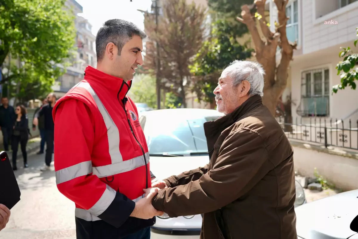 Kartal Belediye Başkanı Yüksel, çöken balkonun bulunduğu bölgeyi ziyaret etti