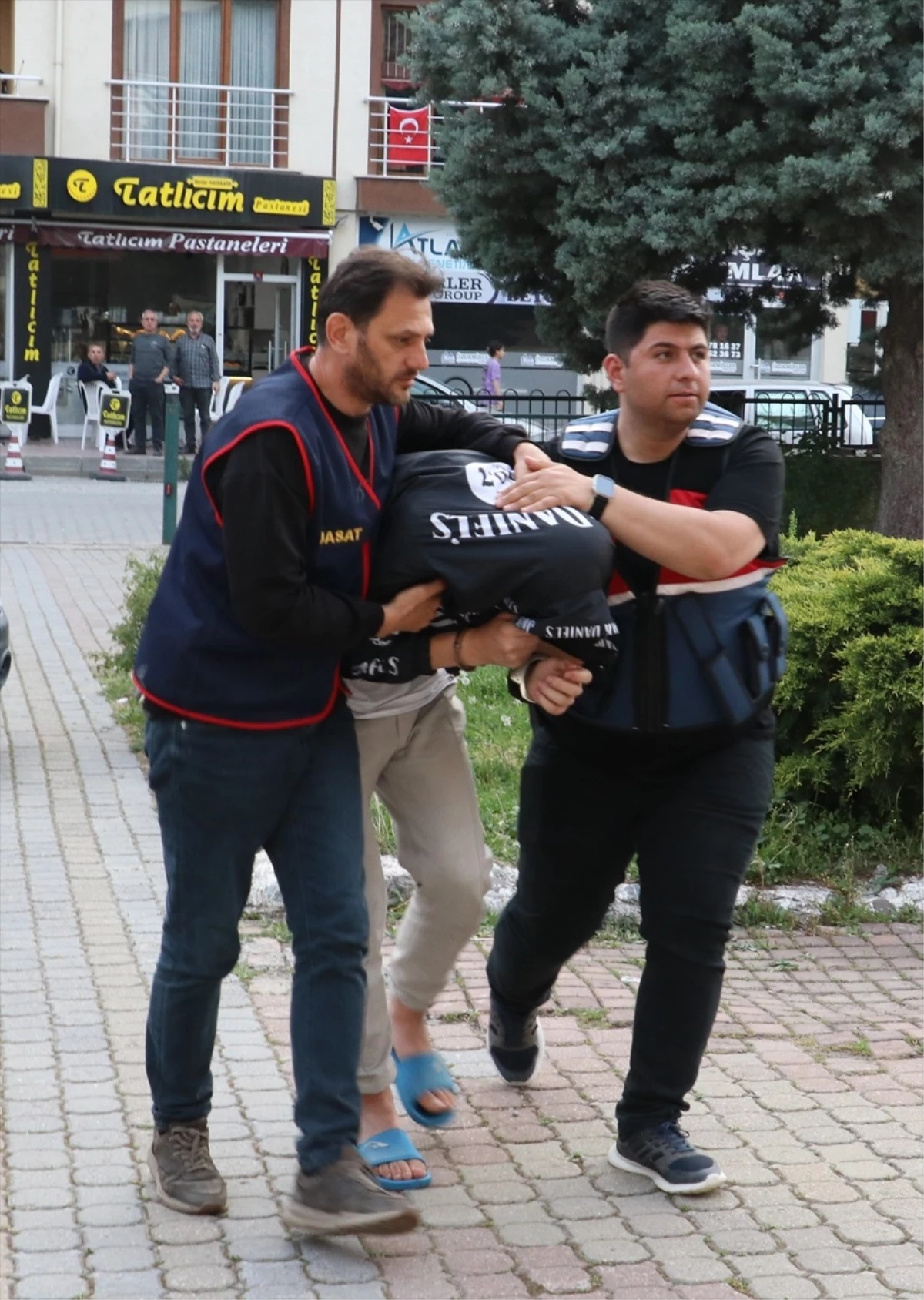 Kastamonu\'da taksi şoförü silahla vurularak öldürüldü, zanlı tutuklandı
