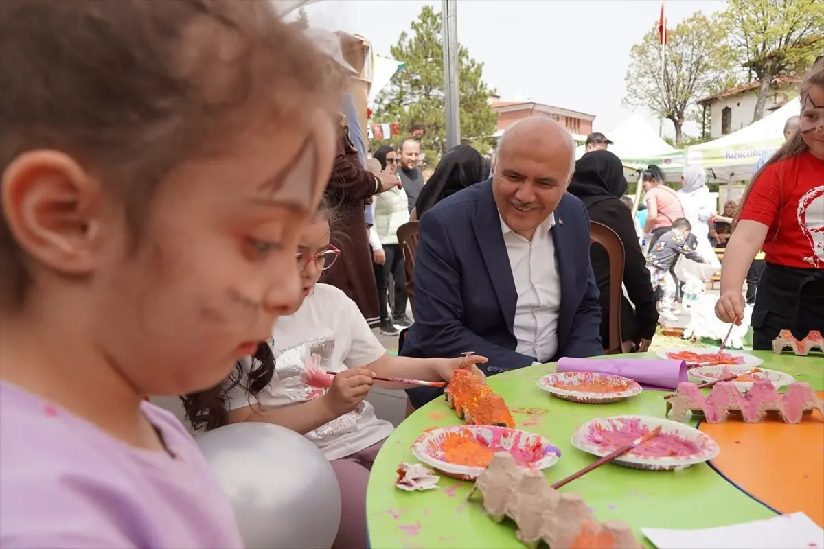 Kızılcahamam Belediyesi, 23 Nisan\'da Çocuk Şenliği düzenledi