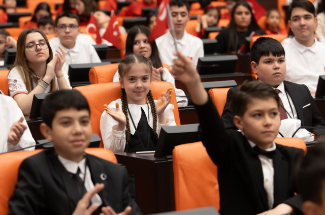 Meclis'te söz çocukların! Kurtulmuş'un önergesine verdikleri oy, programa damga vurdu