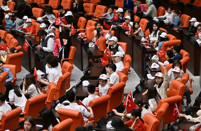 Meclis'te söz çocukların! Kurtulmuş'un önergesine verdikleri oy, programa damga vurdu