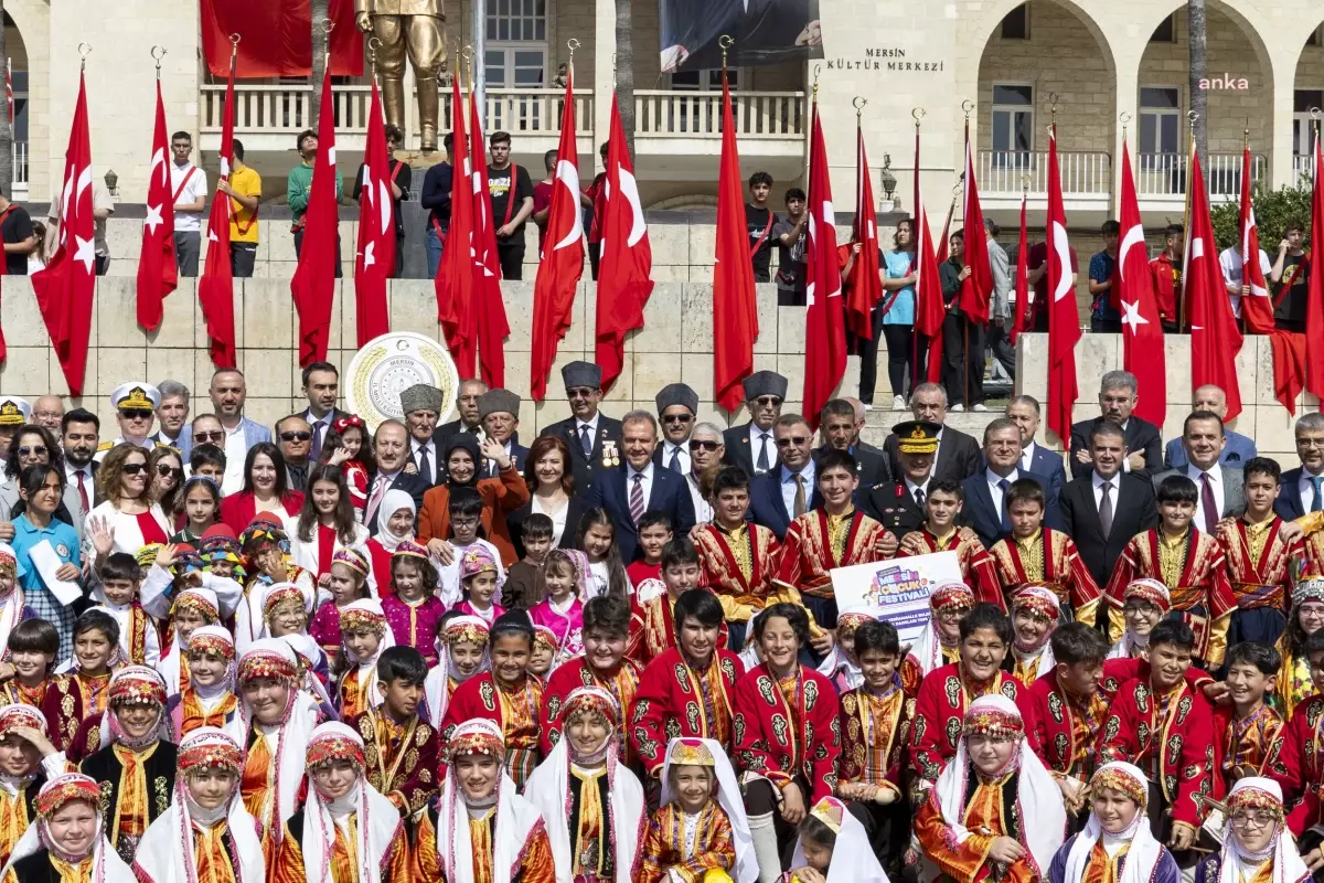 Mersin Büyükşehir Belediye Başkanı Vahap Seçer, Uluslararası Çocuk Festivali\'ni Kutladı