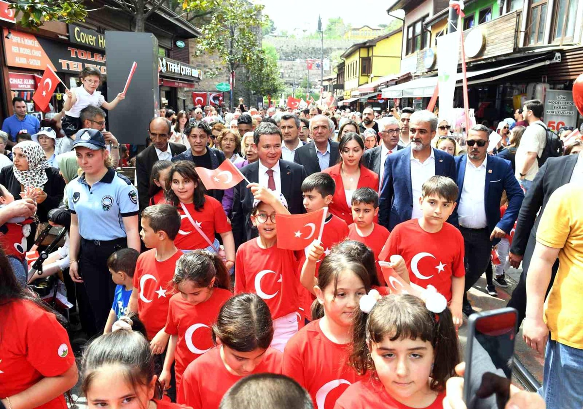 Osmangazi Belediyesi, 23 Nisan Ulusal Egemenlik ve Çocuk Bayramı\'nı coşkuyla kutladı