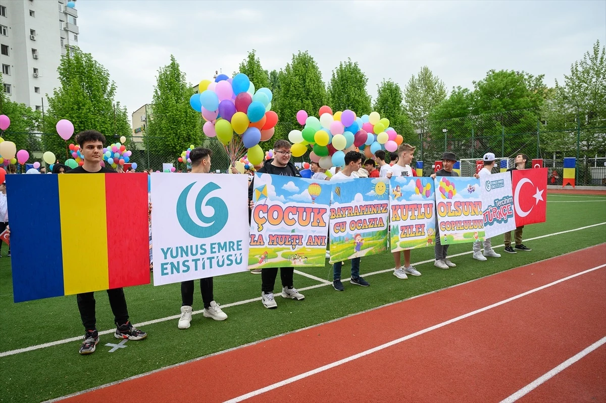 Yunus Emre Enstitüsü, 23 Nisan Ulusal Egemenlik ve Çocuk Bayramı\'nı Rumen ve Türk çocuklarla kutladı