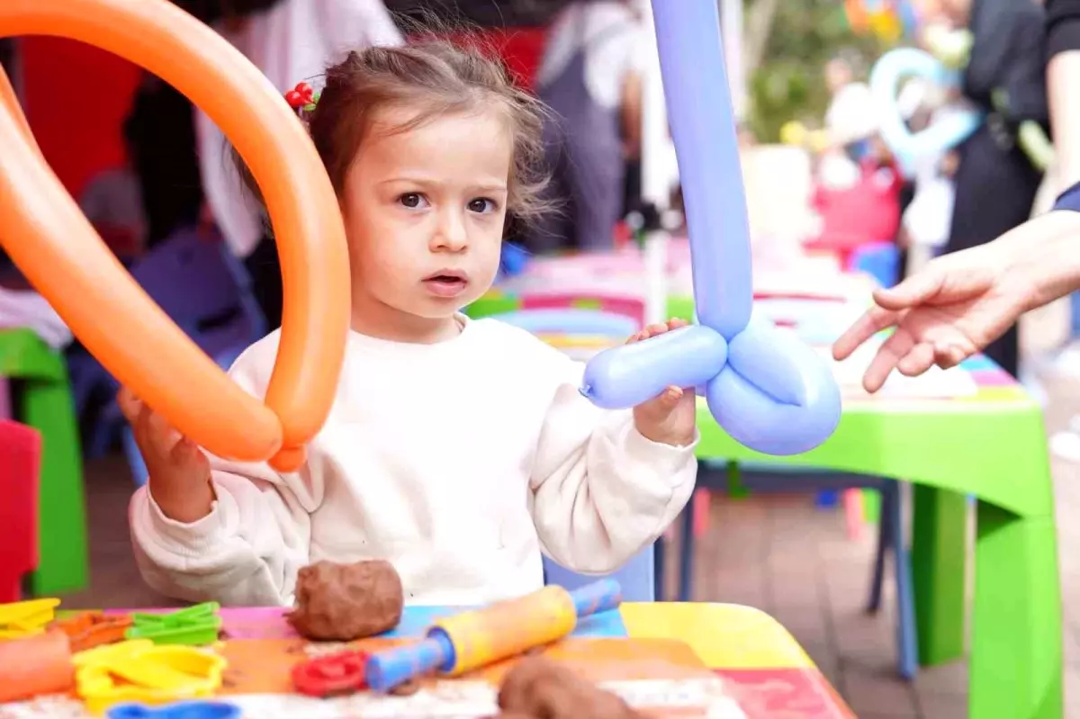 Şişli\'de 23 Nisan Ulusal Egemenlik ve Çocuk Bayramı Kutlamaları