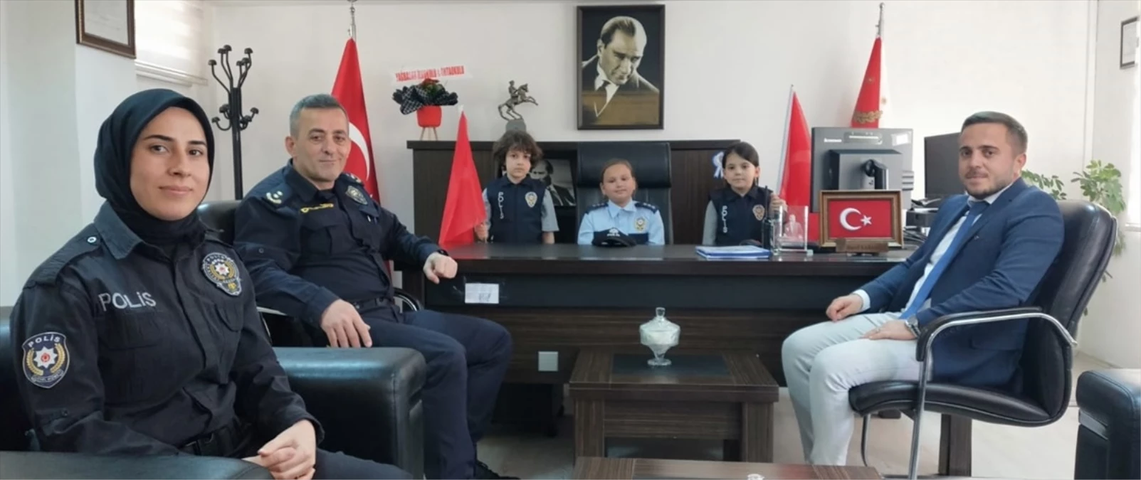 Tekkeköy İlçe Emniyet Müdürlüğü, 23 Nisan\'da öğrencileri ağırladı