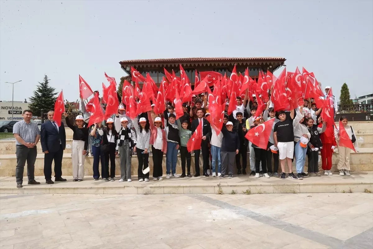 Tokat\'ta depremden etkilenen çocuklar 23 Nisan\'ı kutladı