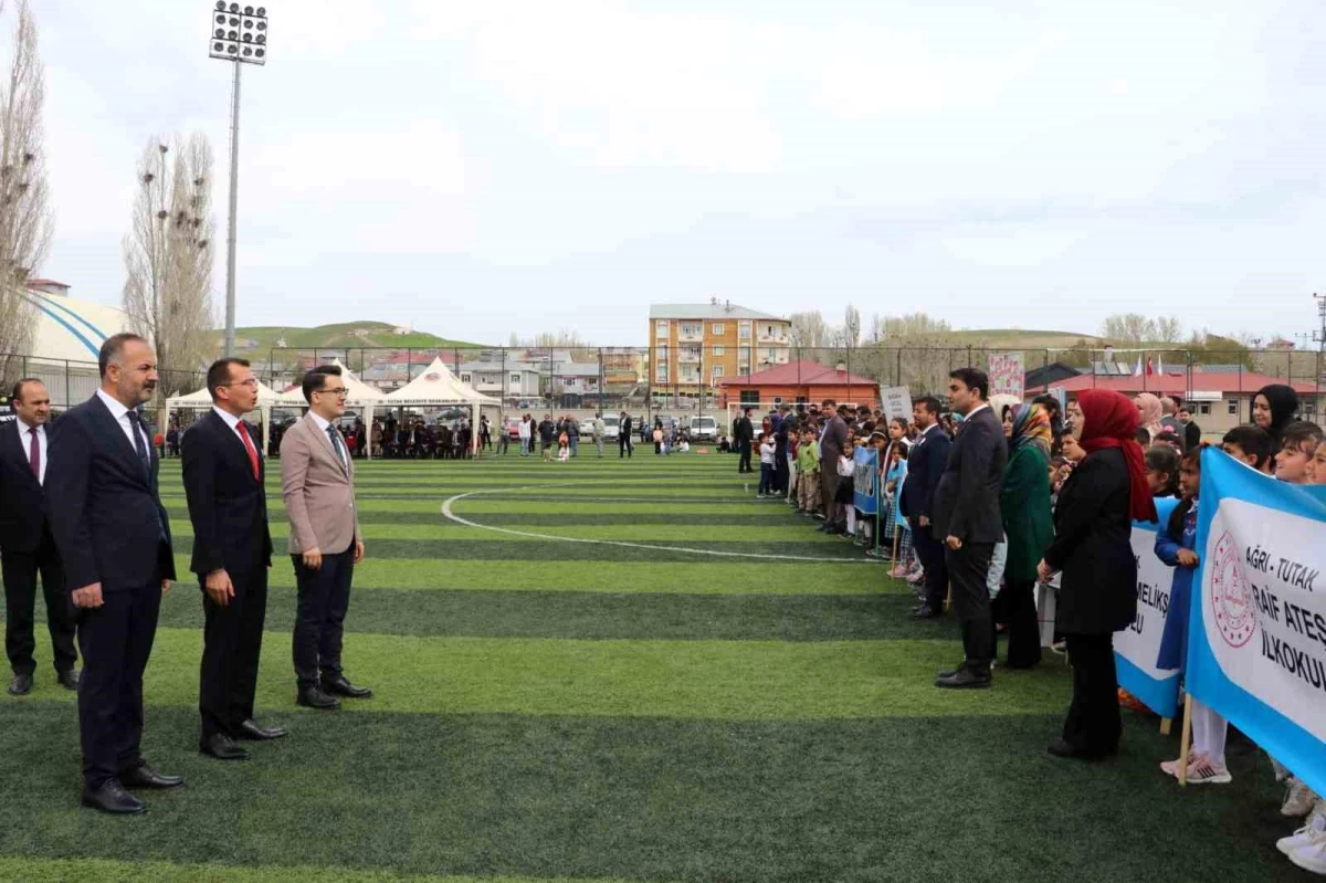23 Nisan Ulusal Egemenlik ve Çocuk Bayramı Tutak\'ta coşkuyla kutlandı