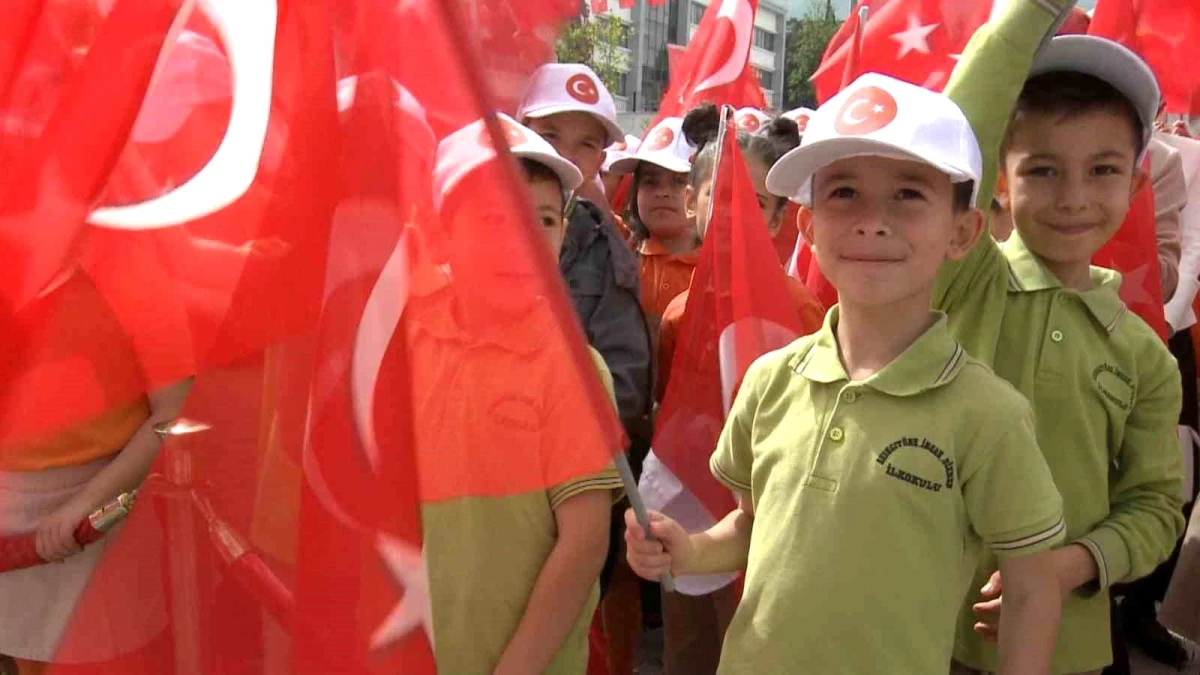 Bursa\'da 23 Nisan Ulusal Egemenlik ve Çocuk Bayramı Coşkuyla Kutlandı