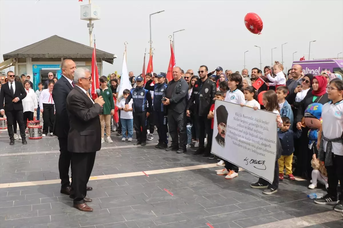 Çınarcık\'ta 23 Nisan Ulusal Egemenlik ve Çocuk Bayramı Coşkuyla Kutlandı