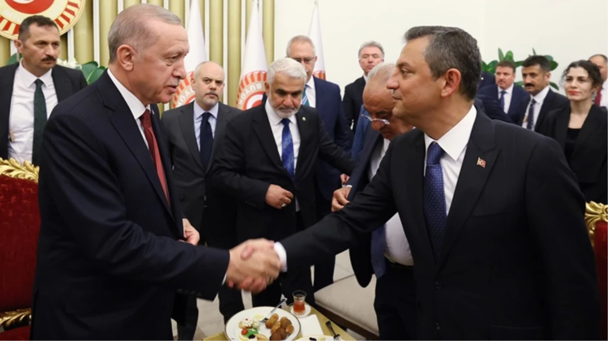 AK Parti\'den Erdoğan-Özel görüşmesine ilişkin açıklama: Bugünün önemine uygun bir buluşma oldu ve bayramlaşıldı