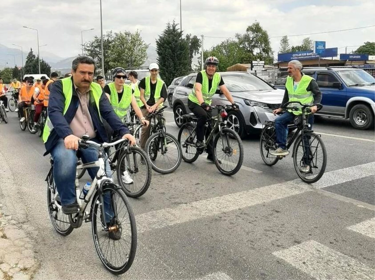 Aydın Anadolu İmam Hatip Lisesi Öğrencileri Bisiklet Turları Düzenliyor