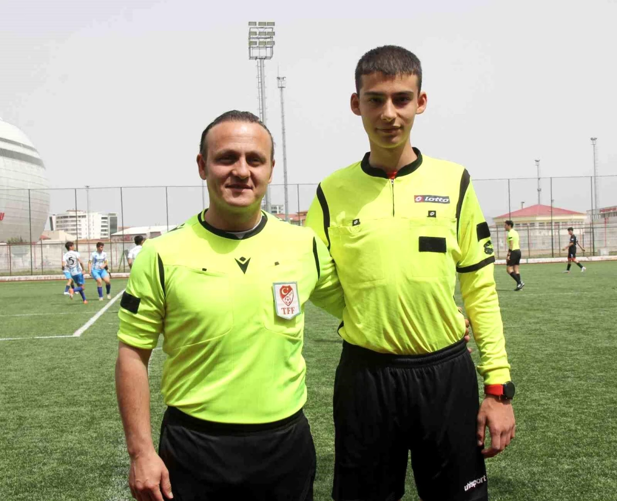 Sivas Bölgesi Futbol Hakemleri Aynı Maçta Görev Aldı