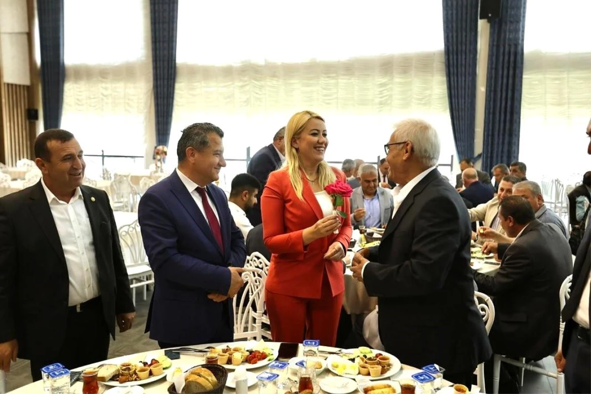 Merkezefendi Belediye Başkanı Şeniz Doğan, Muhtarlarla Bir Araya Geldi