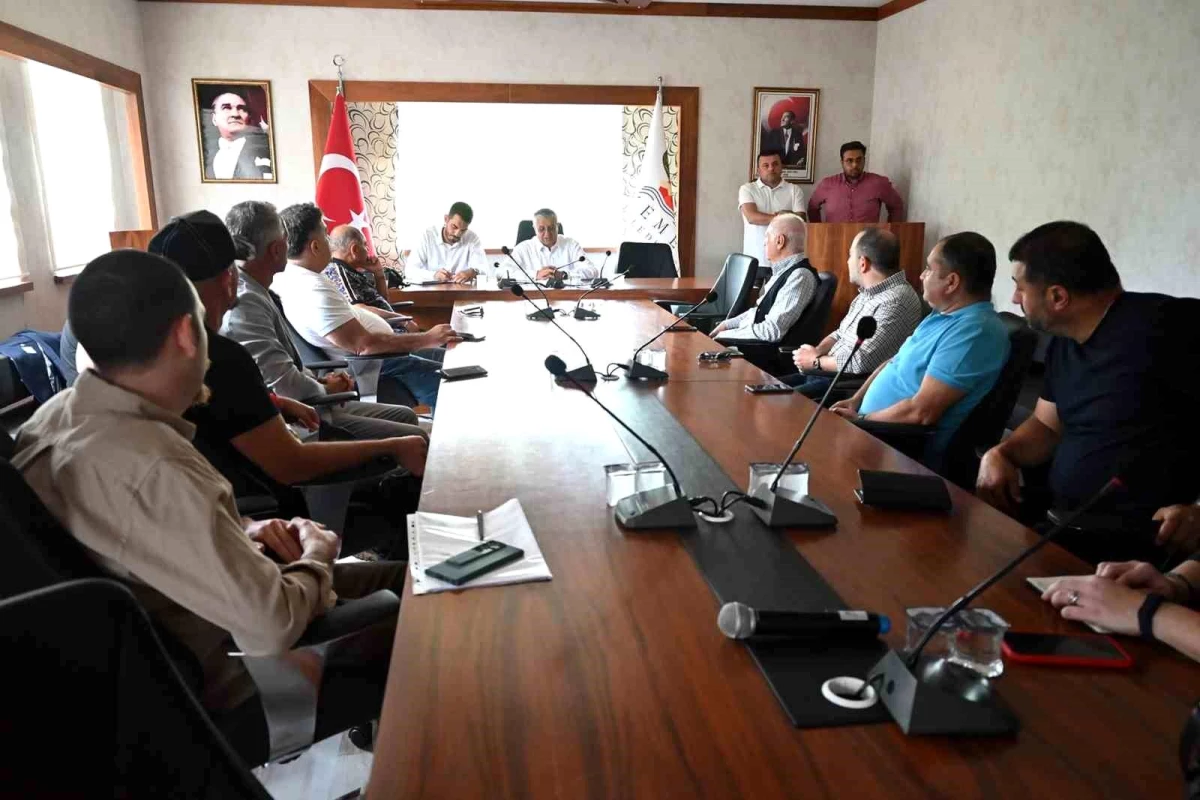 Kemer Belediye Başkanı Otellerle Çevre Düzenlemesi İçin Toplantı Yaptı