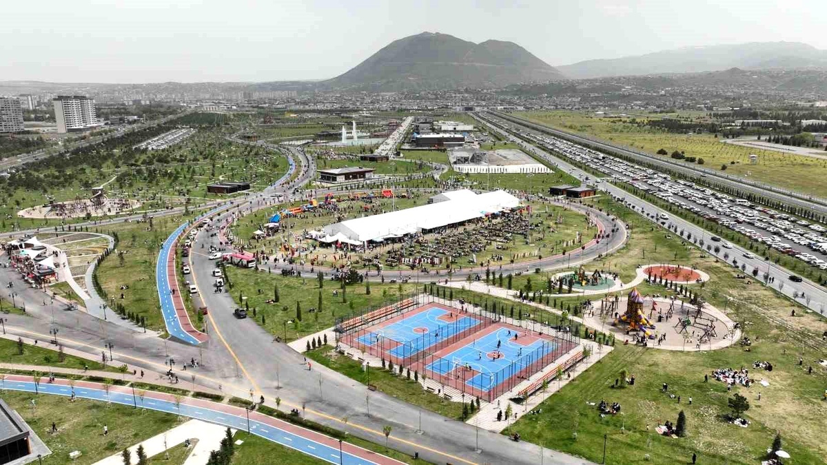 Kayseri Çocuk Kitap Fuarı ve Şenliği Miniklerle Doldu Taştı