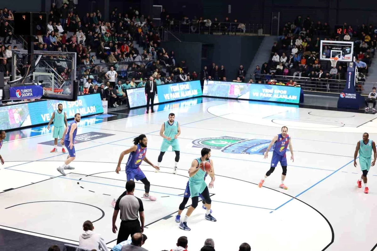 Çayırova Belediyesi Basketbol Takımı Süper Lig için play-off oynamaya hak kazandı