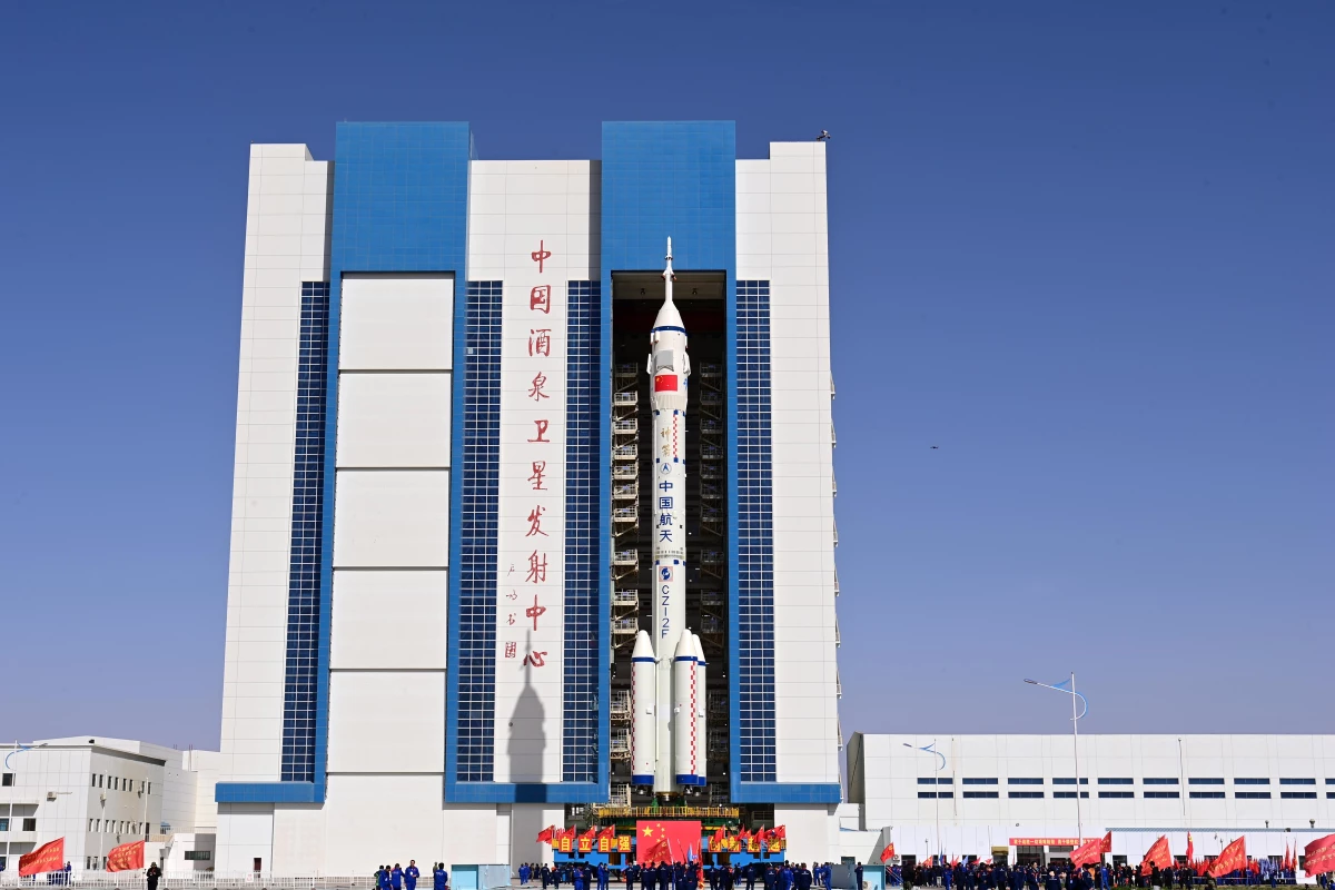 Çin, Shenzhou-18 Uzay Aracını Uzaya Gönderiyor