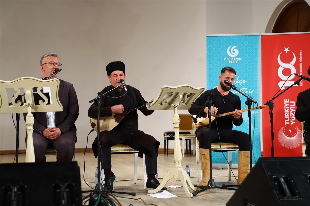 Kazakistanlı Dombra Sanatçısı ve Bosna Hersekli Virtüöz Bakü\'de Konser Verdi