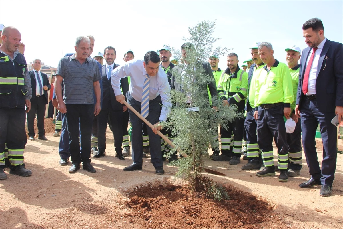 Gaziantep\'te Şehitkamil Belediyesi tarafından 28. Etap Şehitkamil Ormanı oluşturulması için fidan dikimi yapıldı