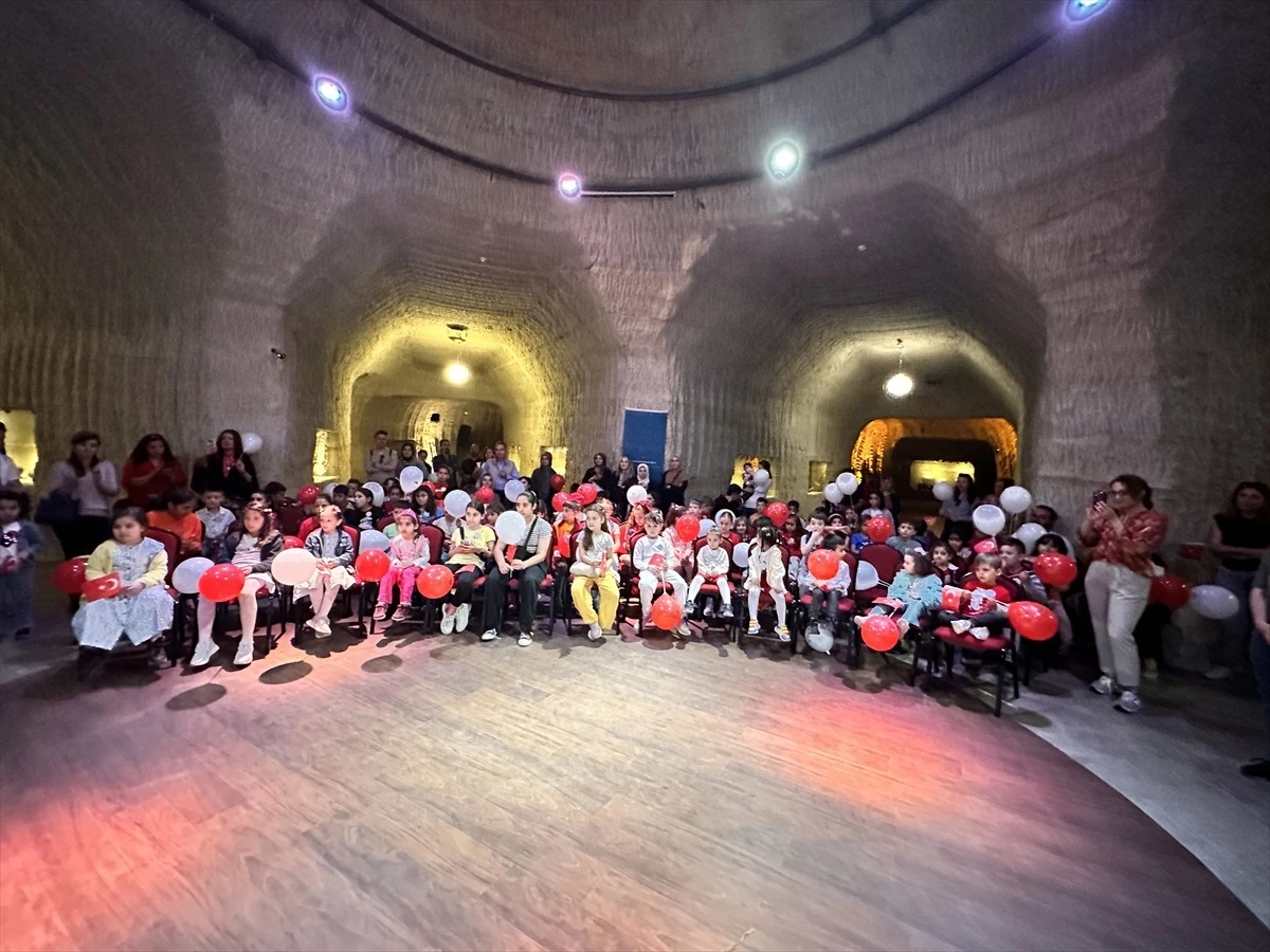 Avanos\'taki Güray Kapadokya Yeraltı Seramik Müzesi\'nde 23 Nisan etkinliği düzenlendi