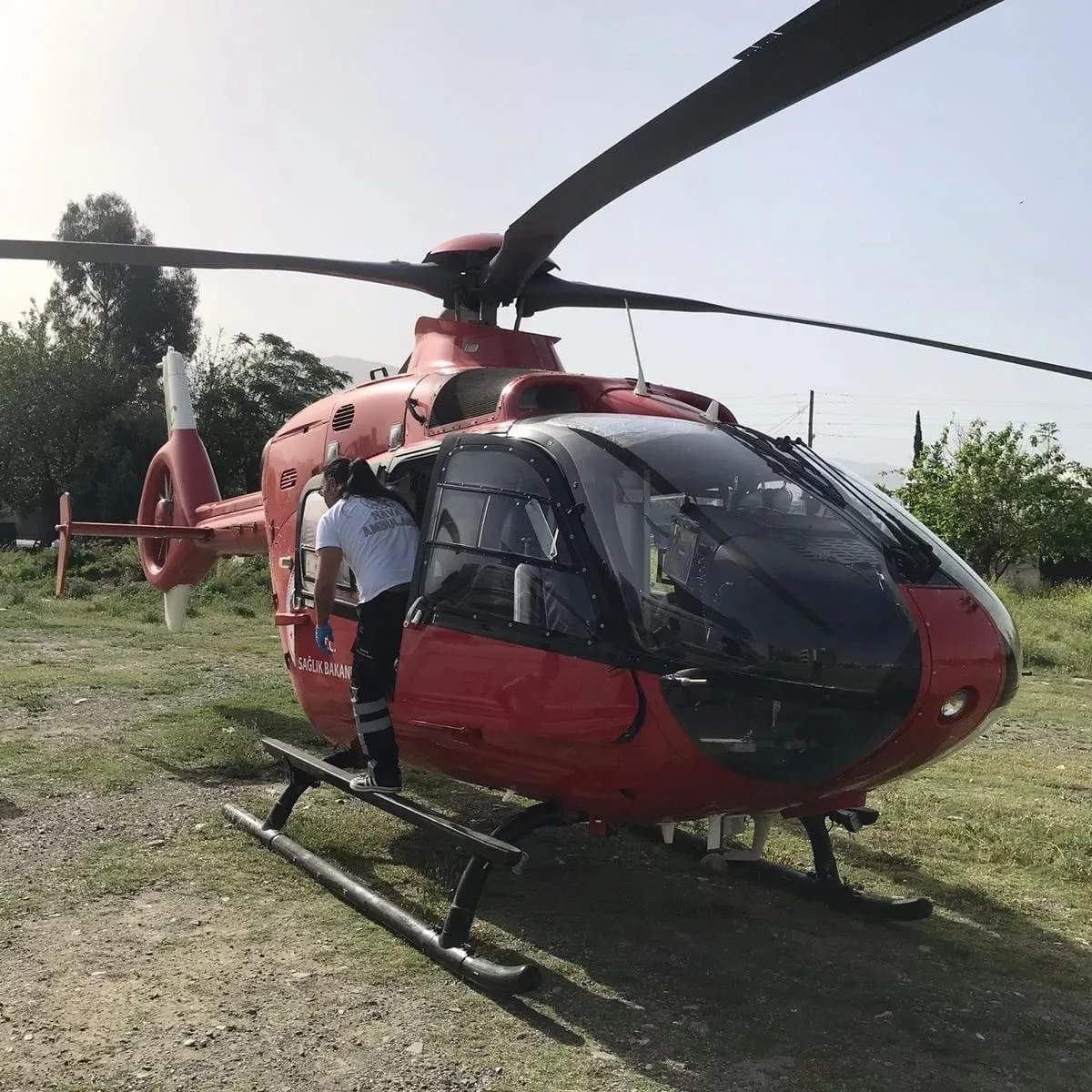 Doğuştan kalp hastası bebek ambulans helikopterle hastaneye ulaştırıldı