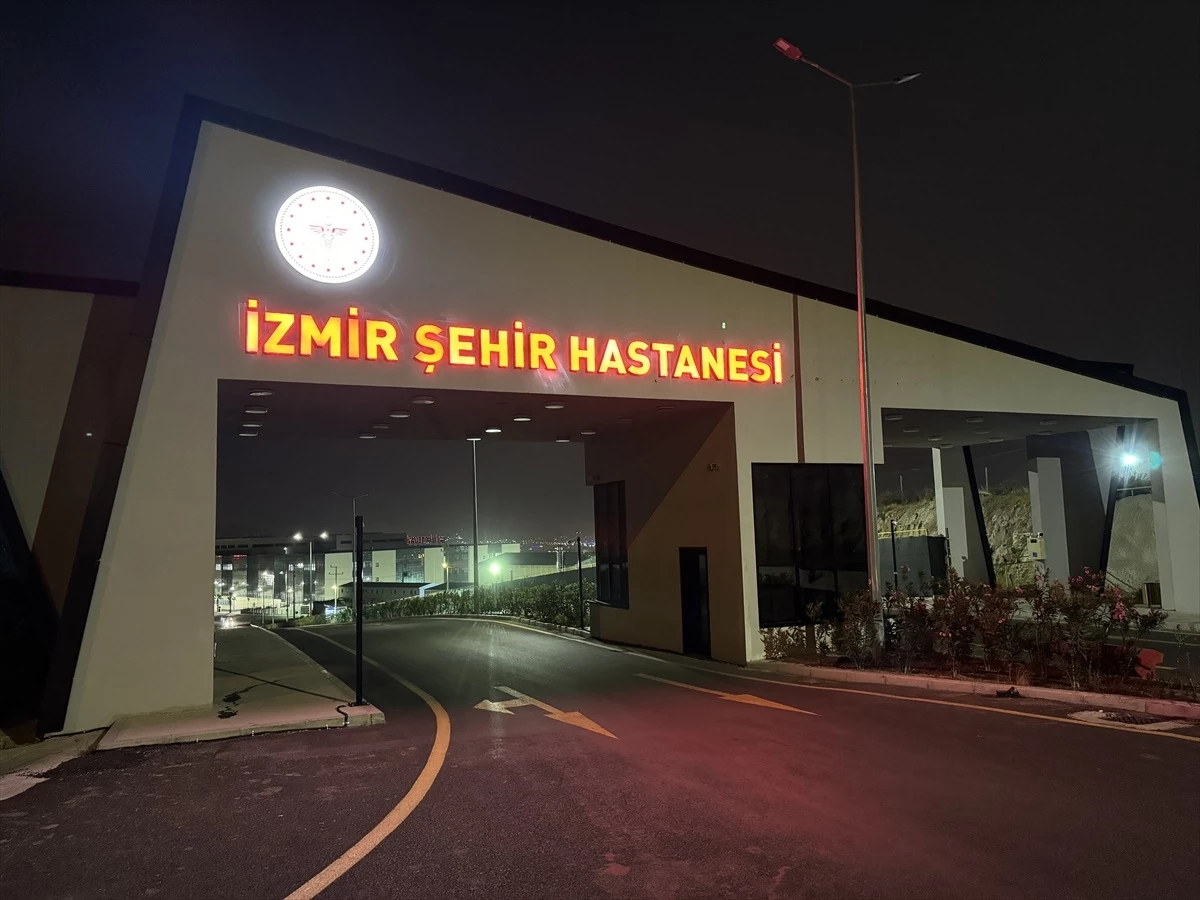 İzmir Şehir Hastanesi\'nde sağlık çalışanlarını tehdit eden zanlı tutuklandı