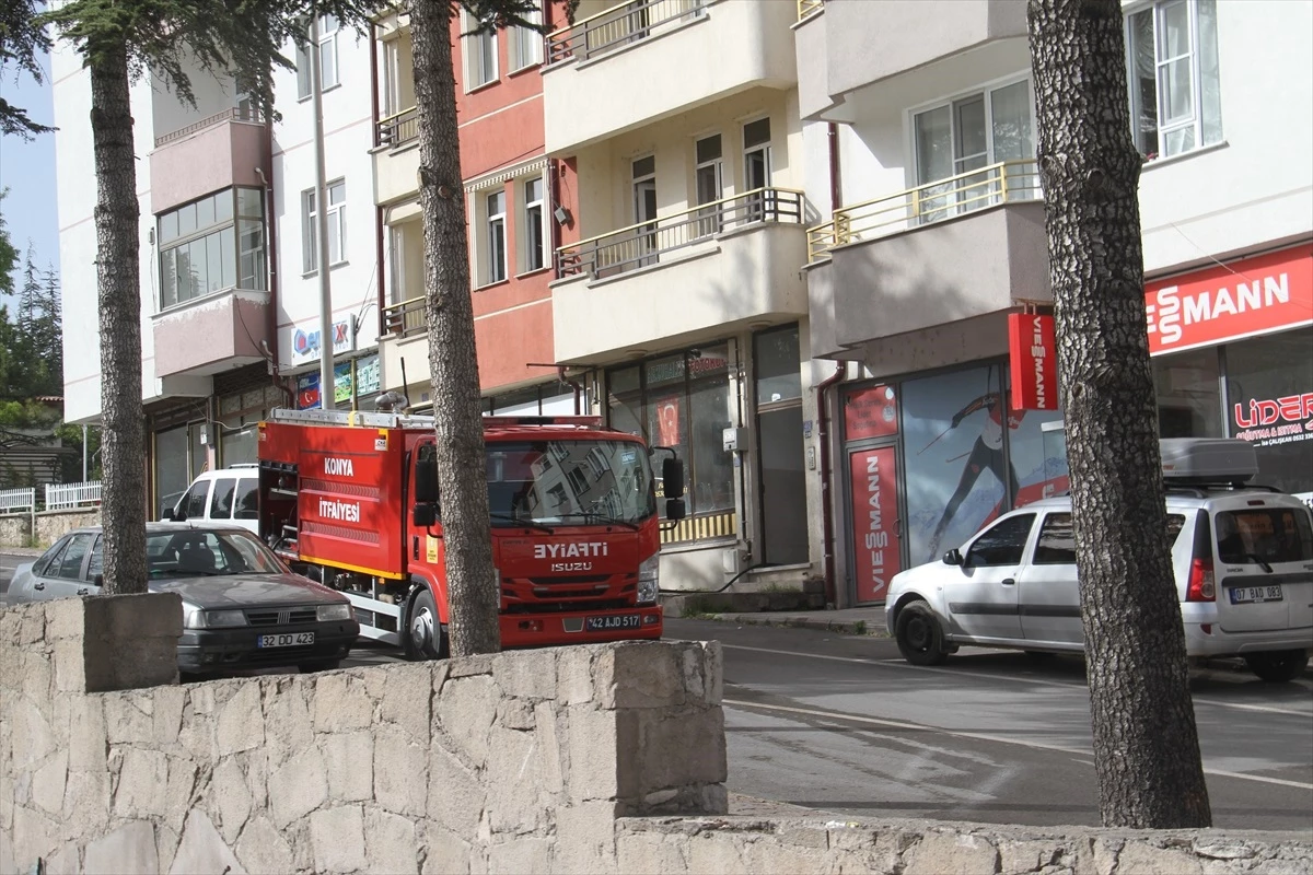 Beyşehir\'de 5 Katlı Evde Çıkan Yangın Hasara Yol Açtı