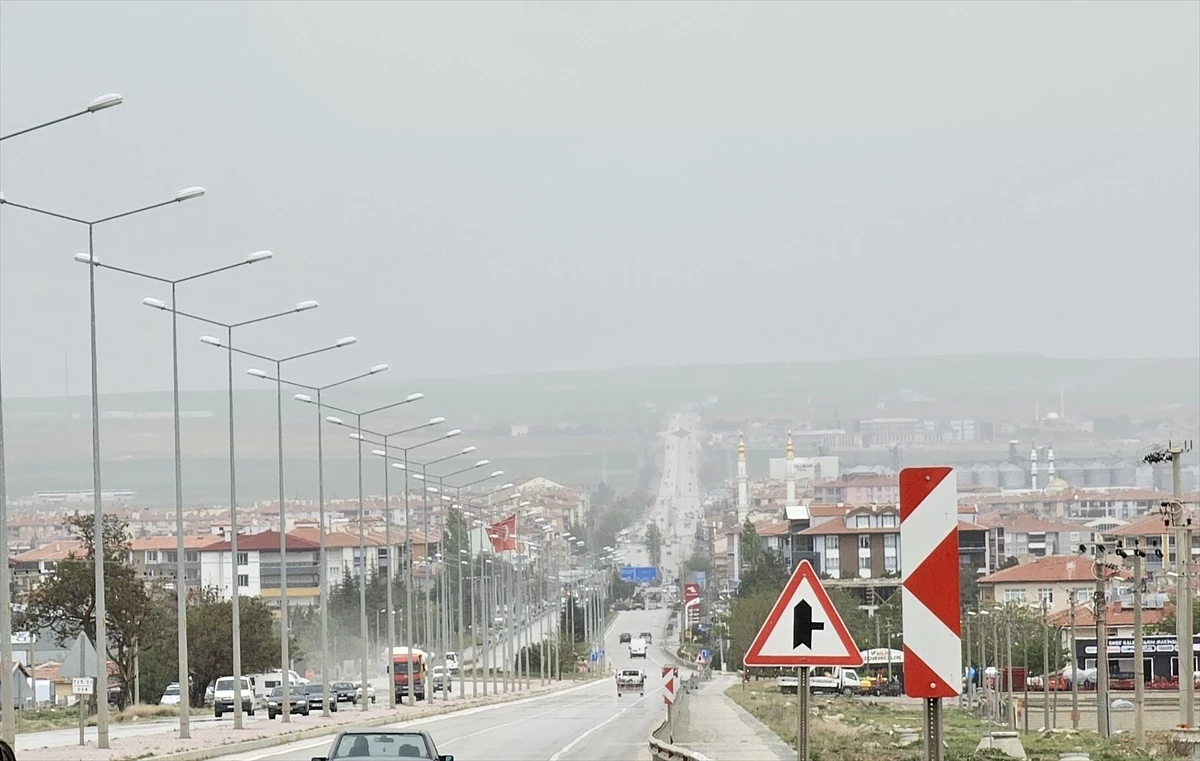 Ankara-Konya kara yolunda toz taşınımı etkili