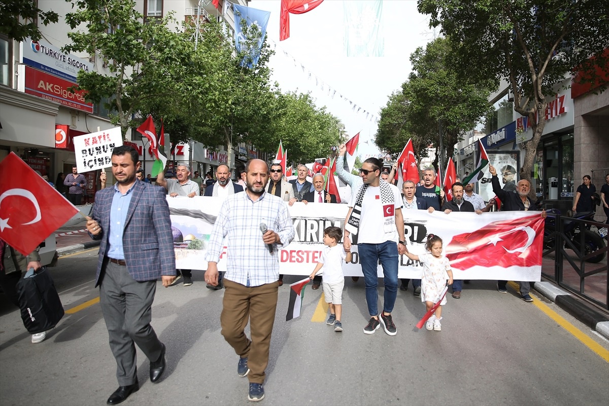 Manisa Filistin\'e Destek Grubu İsrail\'in Gazze ablukasını protesto etti