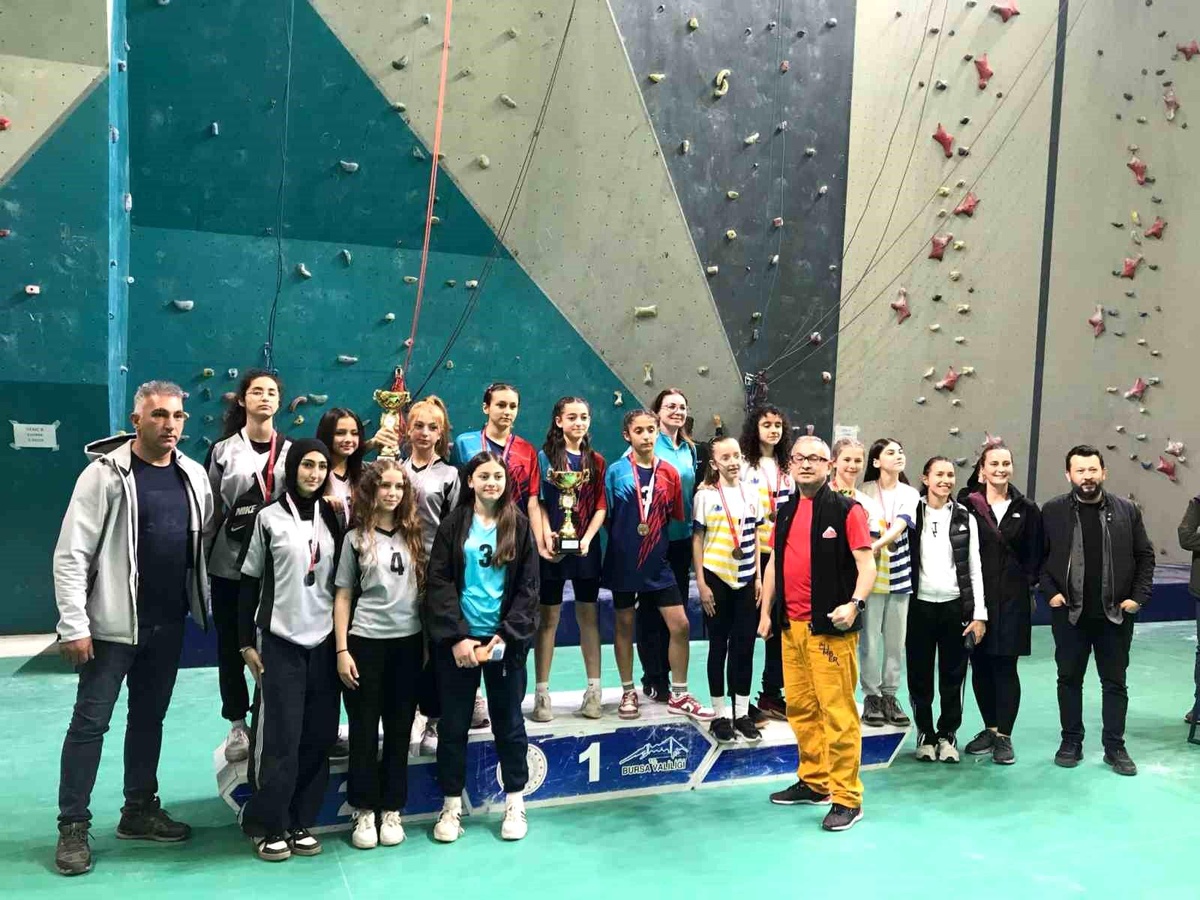 İnegöl Belediye Spor Kulübü Sporcuları Okul Sporları Yarışmasında Başarılı Oldu