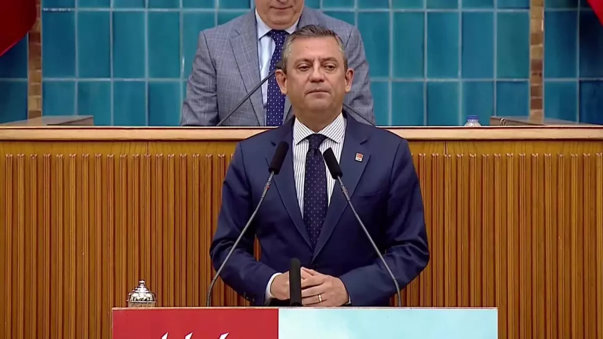 Özgür Özel: "Bu Ülkede Eğer Devlet Olacaksa En Üstteki Cumhurbaşkanından En Sade Vatandaşa Kadar Herkes Bu Anayasa\'ya Bağlı Olacak"