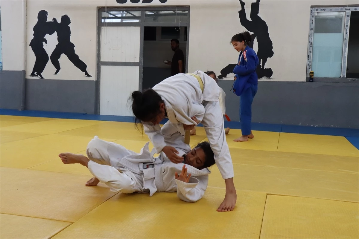 Şanlıurfalı 3 kız kardeş, judoda başarıyı birlikte yakalıyor