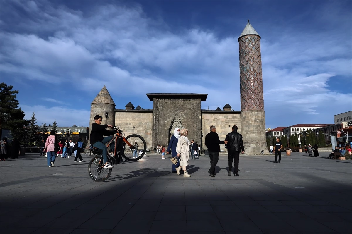 Erzurum\'da İlkbahar Sıcakları Yazı Aratmıyor