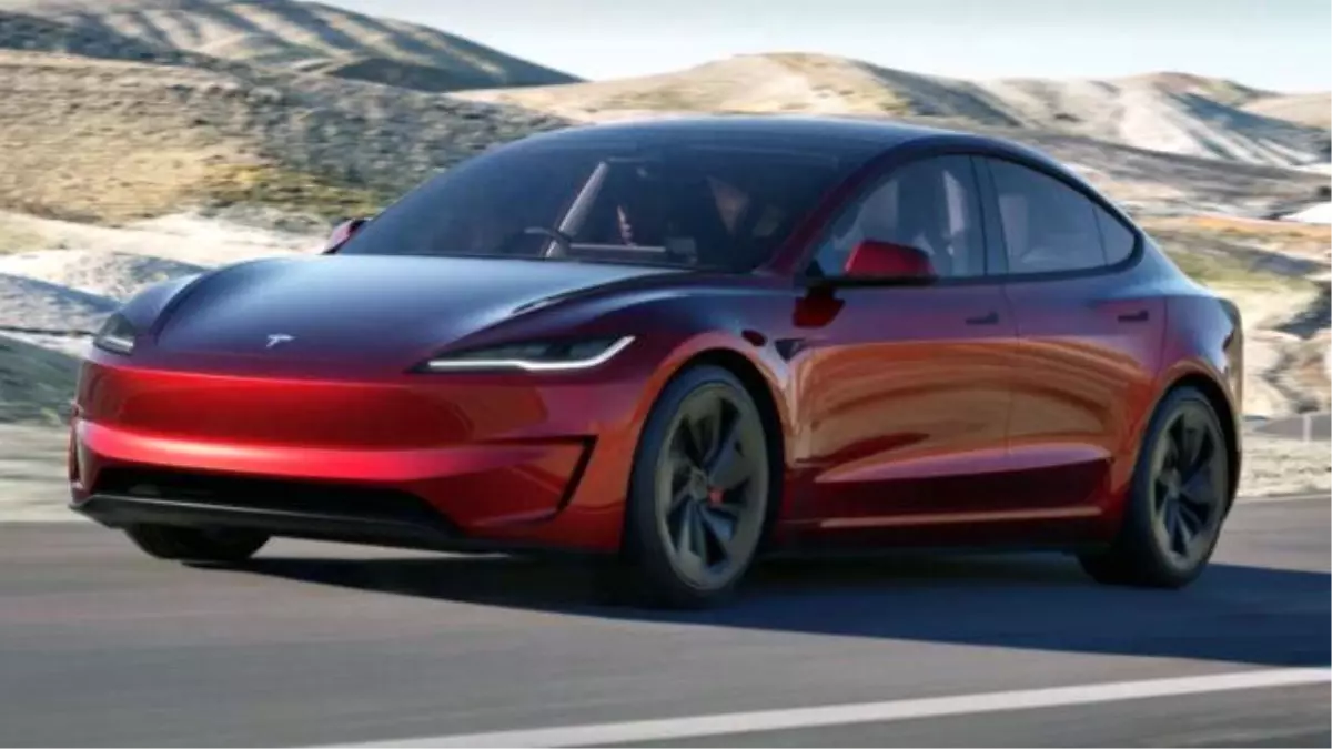 Yeni Model 3 Performance: Tesla\'nın Heyecan Verici Yeni Spor Modeli