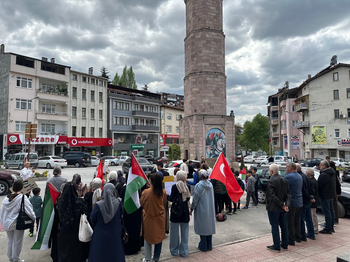 İsrail\'in Gazze\'ye yönelik saldırıları Niksar\'da protesto edildi