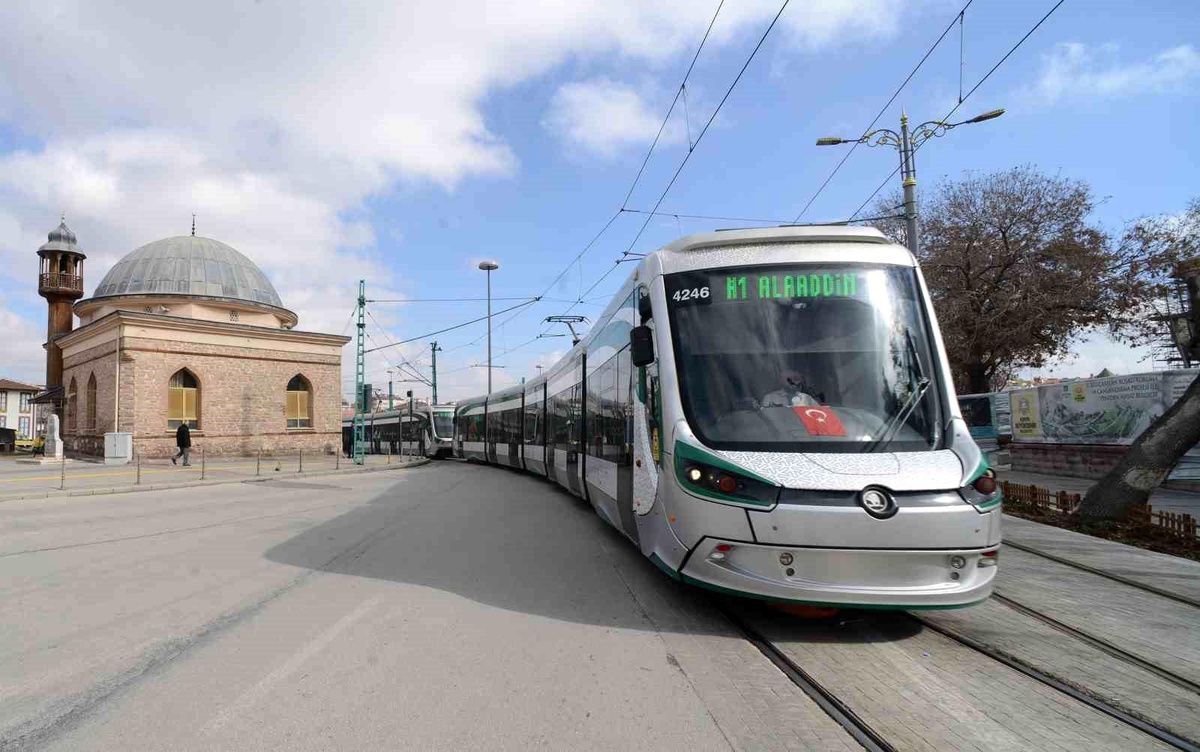 Konya Büyükşehir Belediyesi, Toplu Ulaşımda Teknolojik İmkanları Kullanarak Hizmet Kalitesini Artırıyor