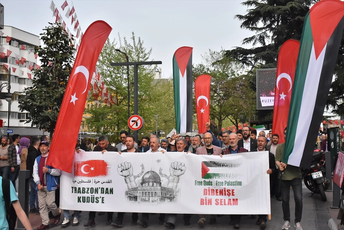 Trabzon\'da Filistin\'e Destek Yürüyüşü ve Oturma Eylemi Gerçekleştirildi