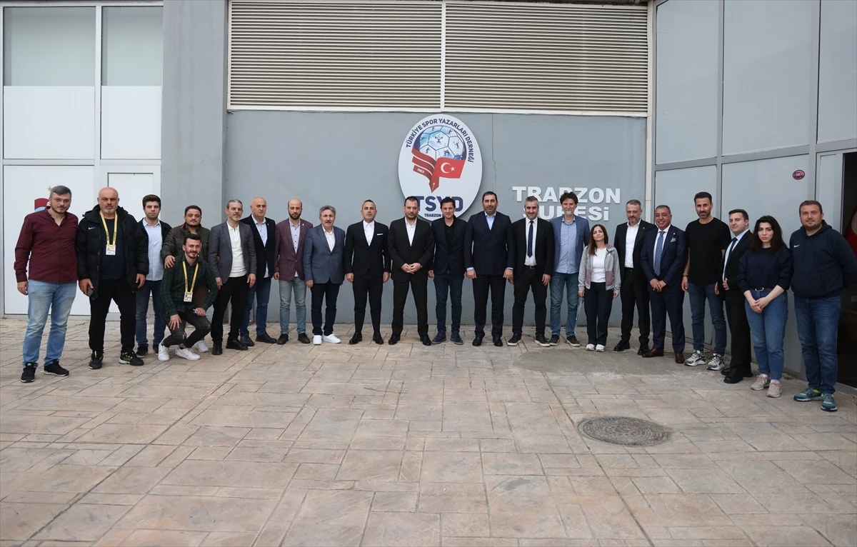 Trabzonspor Başkanı Ertuğrul Doğan, TSYD Trabzon Şubesi\'ne ziyarette bulundu