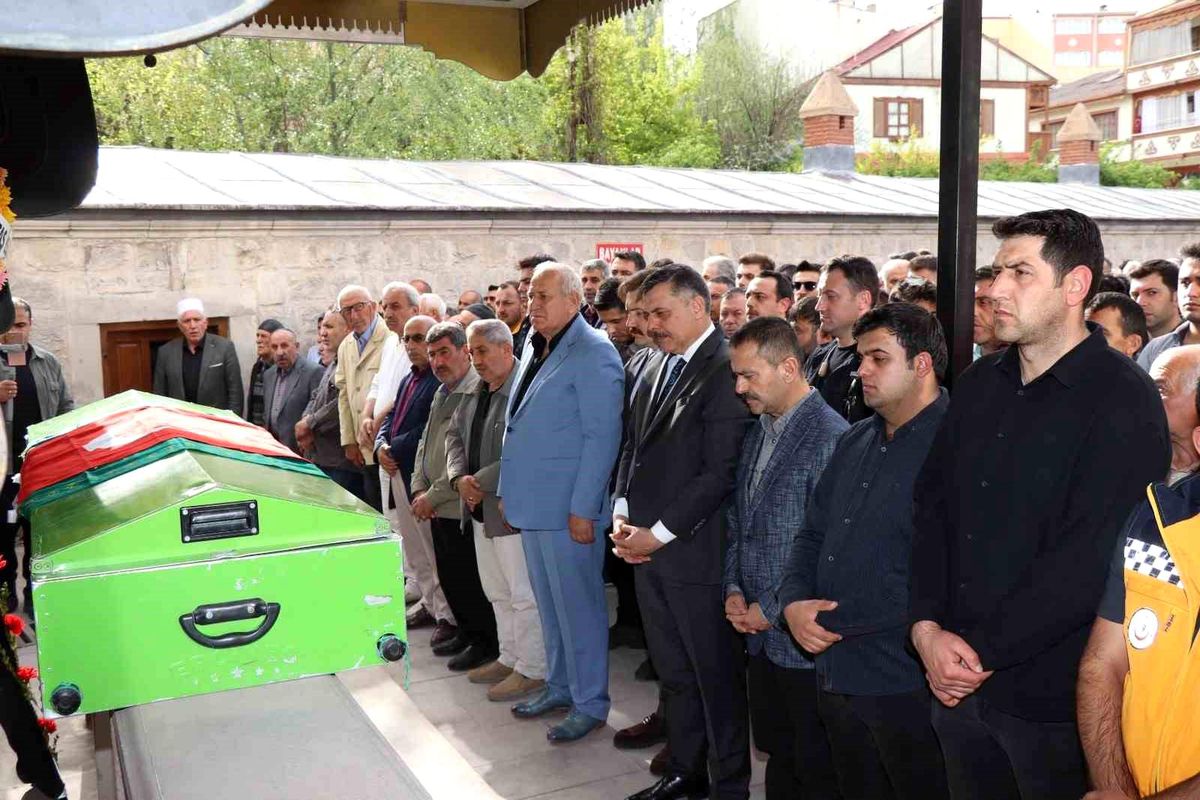 Erzurum\'da 112 çalışanı nöbetini teslim ederken hayatını kaybetti