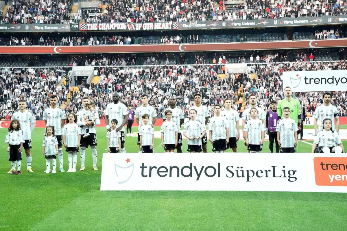 Beşiktaş, Fenerbahçe\'ye karşı derbi galibiyeti almak istiyor