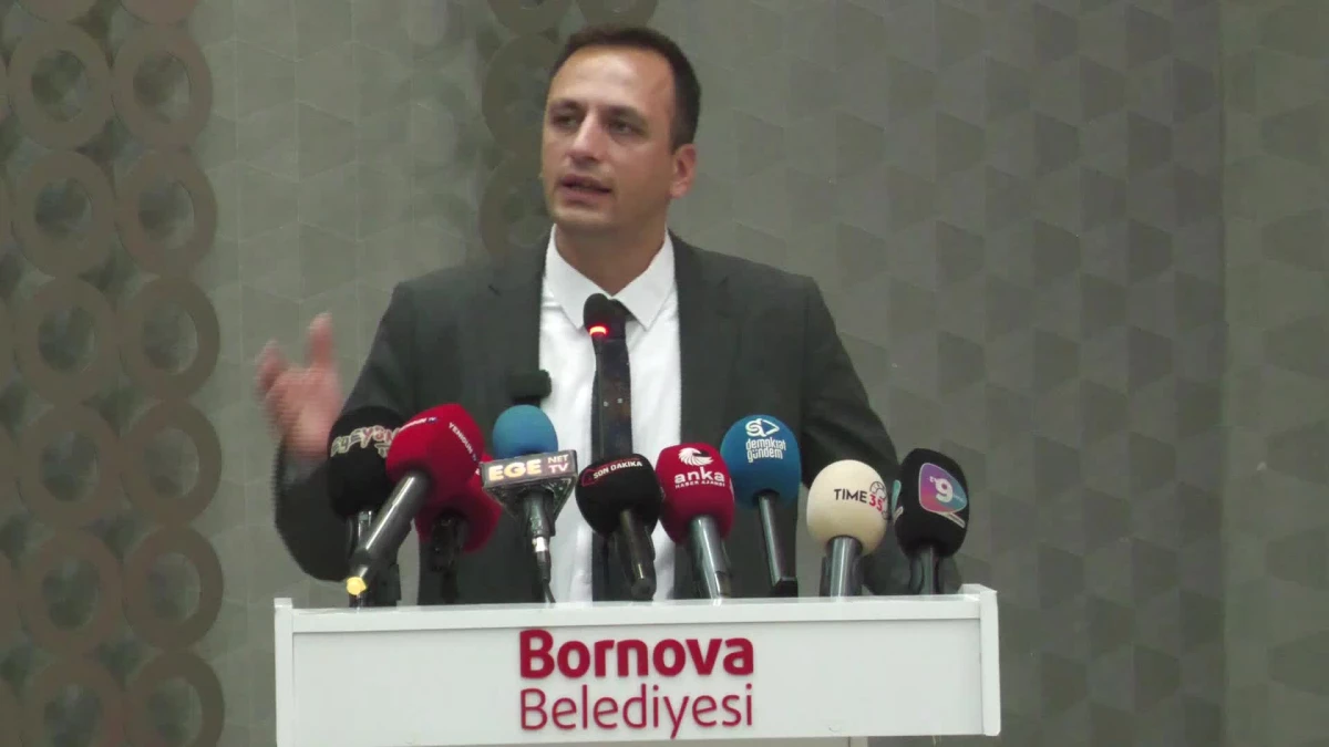 Bornova Belediye Başkanı Ömer Eşki, Hazine ve Maliye Bakanı Mehmet Şimşek\'in kamuda tasarrufa yönelik açıklamalarını eleştirdi