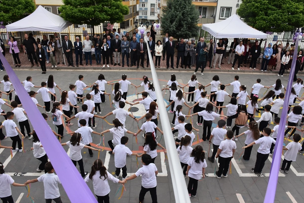 Sinop Üniversitesi tarafından düzenlenen 23 Nisan Çocuk Bilim Şenliği