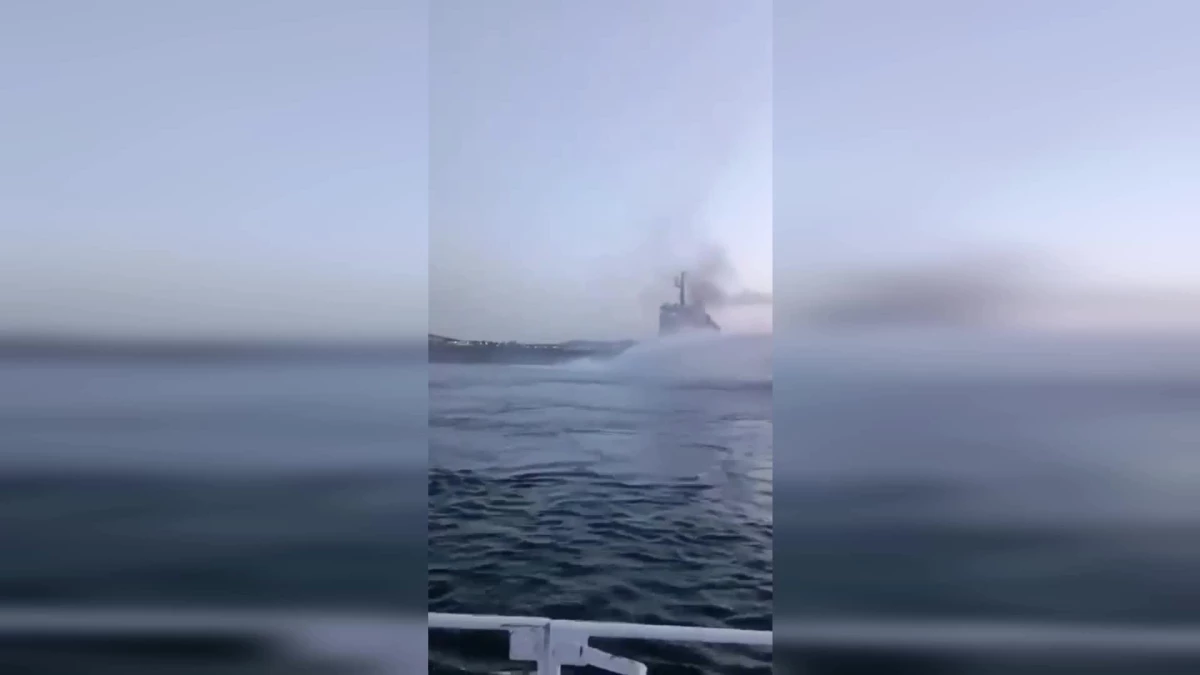 Çanakkale Boğazı\'nda bir gemide çıkan yangın söndürüldü